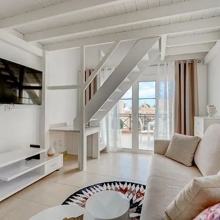 Yucca Park Apartment *