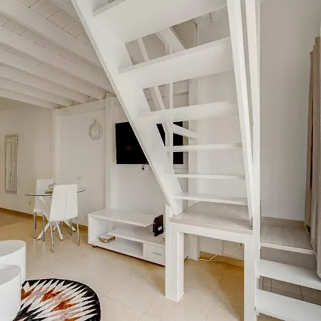 Yucca Park Apartment
